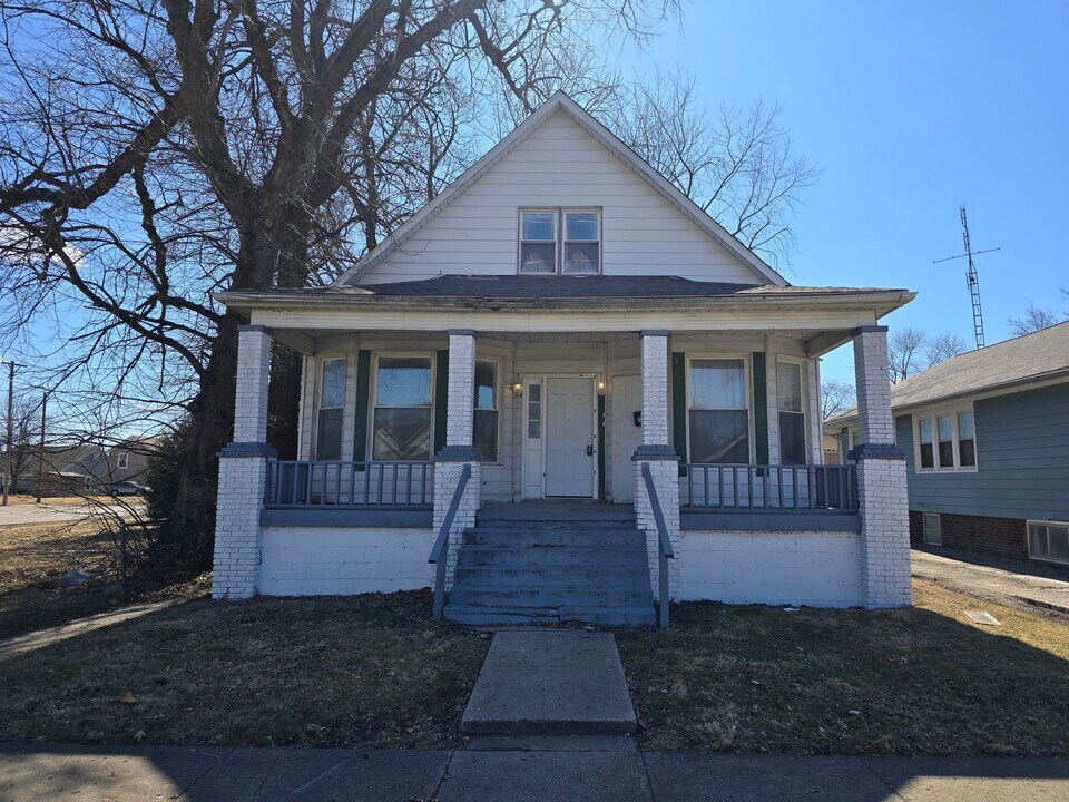 1532 E Reynolds St in Springfield, IL - Building Photo