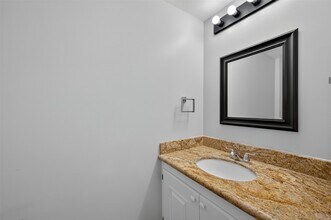 10381 Briar Forest Dr in Houston, TX - Building Photo - Building Photo