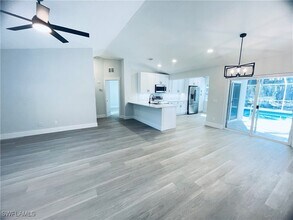 390 20th Ave NW in Naples, FL - Building Photo - Building Photo