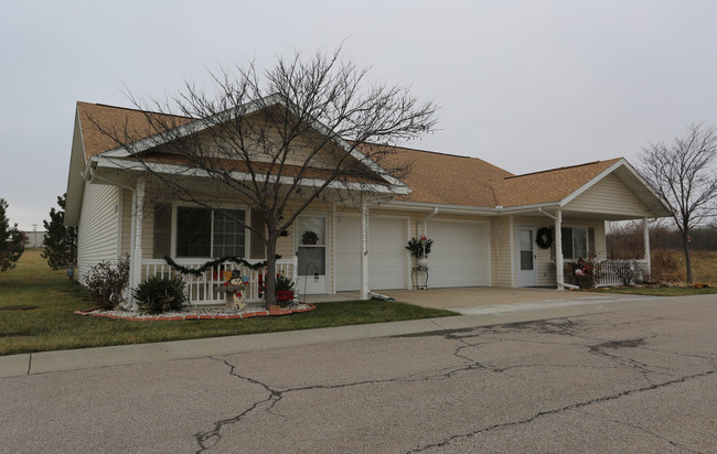 Sundance Apartments in Tonganoxie, KS - Building Photo - Building Photo