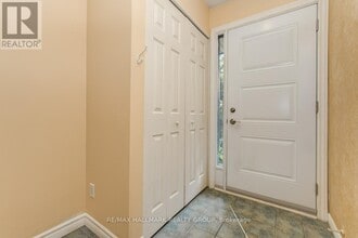 403 Montfort St in Ottawa, ON - Building Photo - Building Photo