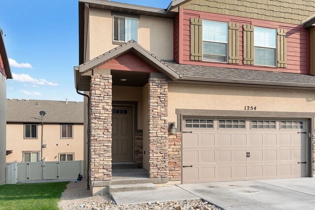 property at 1254 Willowbrook Ln
