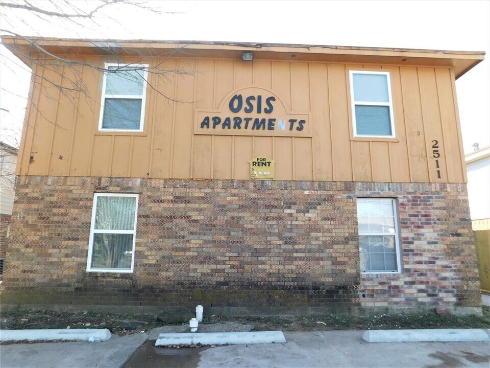 2511 W Prairie St-Unit -2 in Denton, TX - Foto de edificio