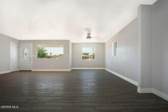 5837 Marlin Dr in El Paso, TX - Foto de edificio - Building Photo
