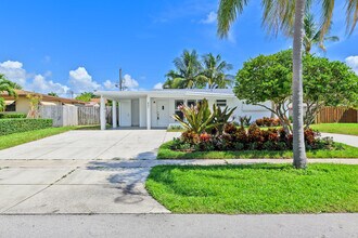 921 SE 15th Ct in Deerfield Beach, FL - Building Photo - Building Photo