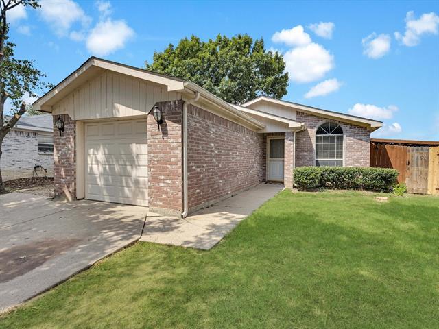 5920 Heatherglen Terrace in Fort Worth, TX - Building Photo - Building Photo