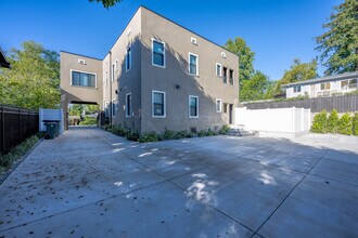 494 S Marengo Ave, Unit 494 in Pasadena, CA - Building Photo - Building Photo