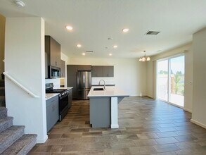 1974 Kelly Ln in Clovis, CA - Building Photo - Building Photo