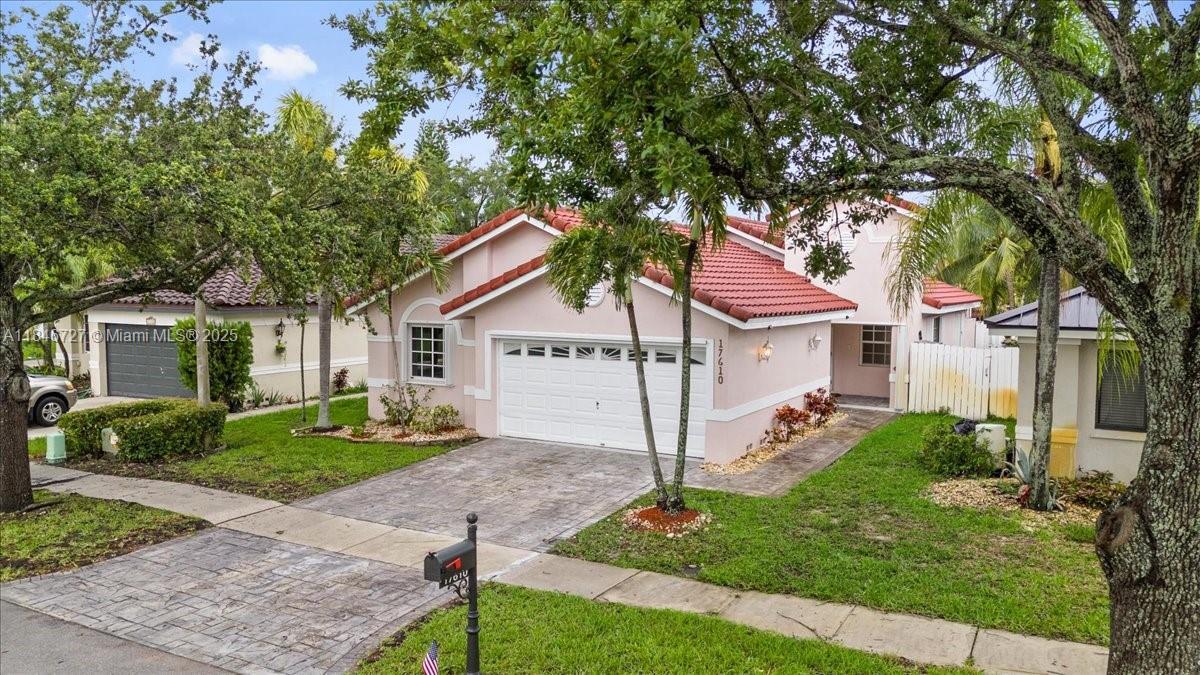 17610 SW 4th Ct in Pembroke Pines, FL - Building Photo