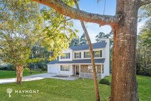 818 Burton Ridge Dr in Loganville, GA - Building Photo