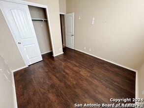 115 Tufted Crest in San Antonio, TX - Building Photo - Building Photo