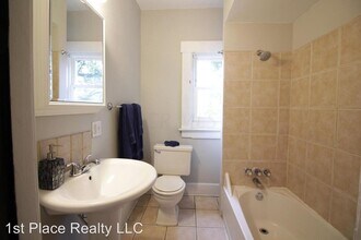 2257 Summit St in Columbus, OH - Foto de edificio - Building Photo