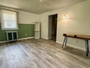 22 Huntington Rd in Sound Beach, NY - Building Photo - Building Photo