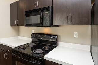 Park Edge Apartments in Louisville, KY - Building Photo - Building Photo