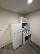 708 Mills St, Unit 5 in Kalamazoo, MI - Foto de edificio - Building Photo