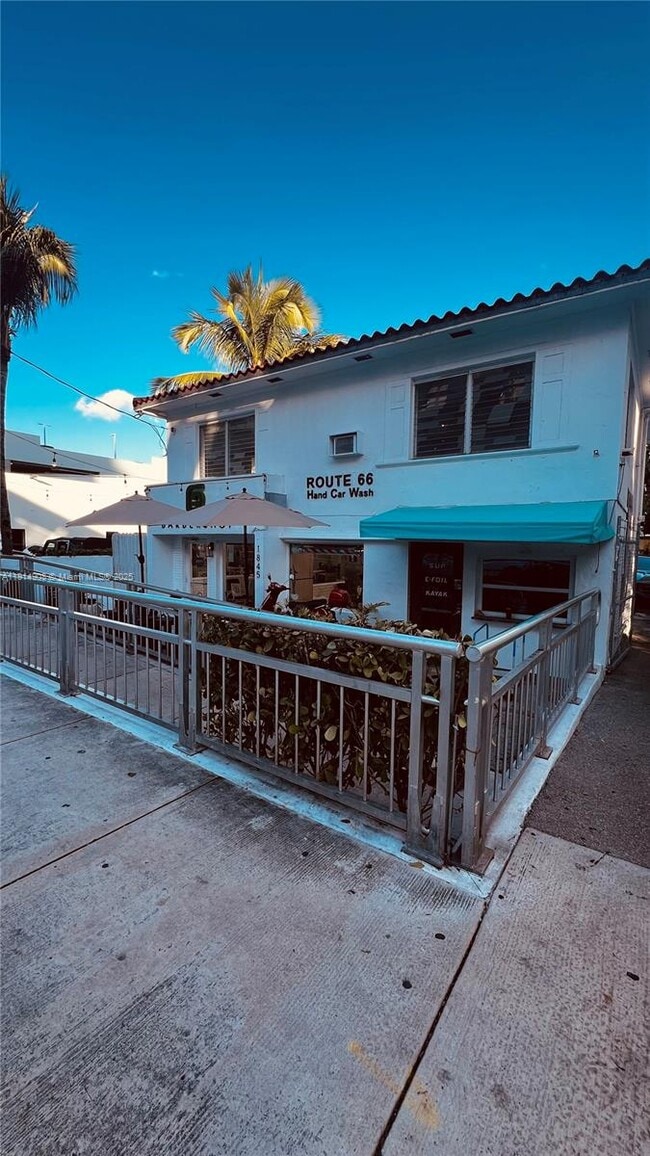 1845 Bay Rd in Miami Beach, FL - Building Photo - Building Photo