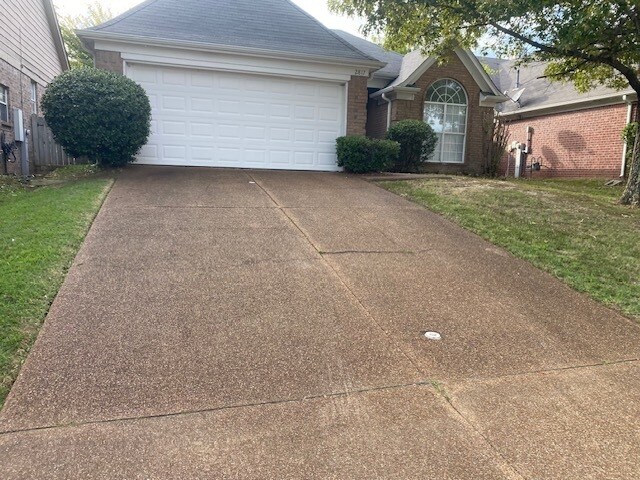 2817 Misty Bay Dr in Arlington, TN - Building Photo