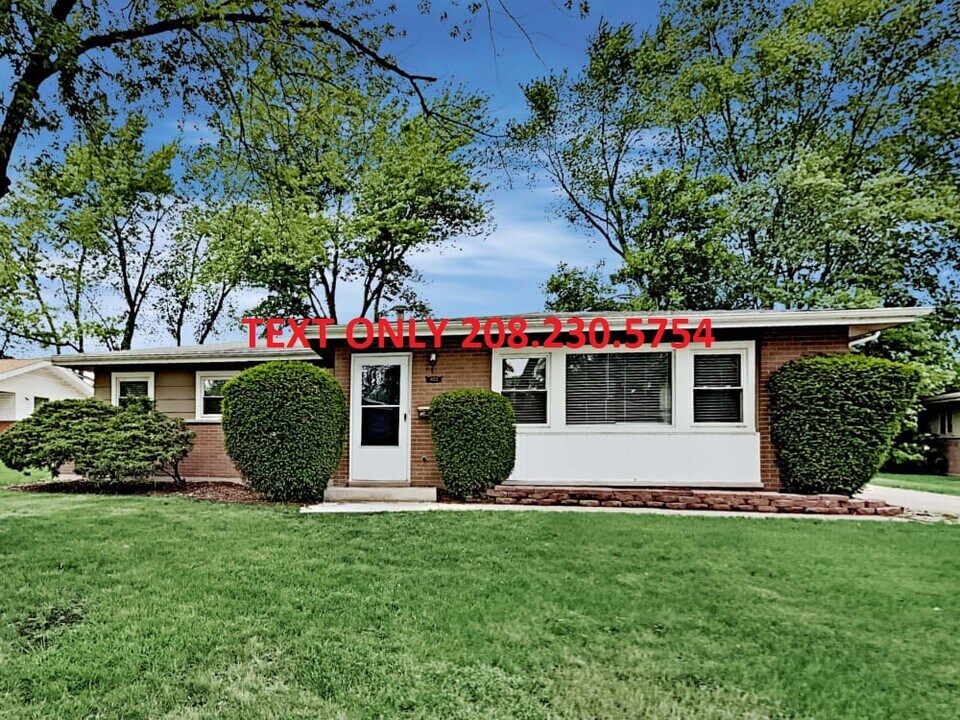 423 Springfield St in Park Forest, IL - Building Photo