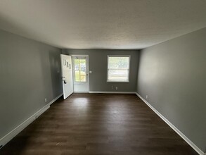 134 Halls Ln in Lexington, KY - Building Photo - Building Photo