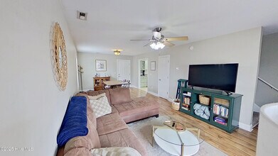 209 Oak Ridge Ln in Holly Ridge, NC - Building Photo - Building Photo