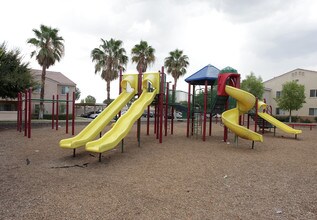 Orchard Villas in Coachella, CA - Foto de edificio - Building Photo