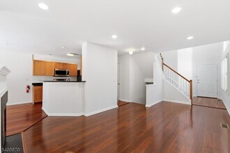 402 Dalton Ct in Denville, NJ - Building Photo - Building Photo