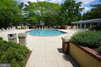 202 Salem Ct in Princeton, NJ - Building Photo - Building Photo