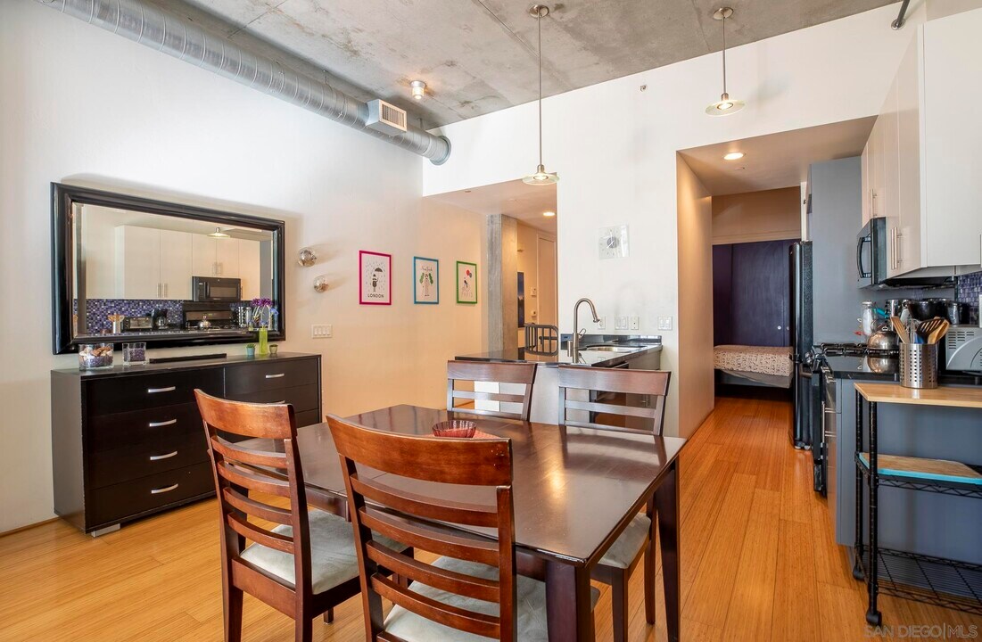 1025 Island Ave in San Diego, CA - Building Photo
