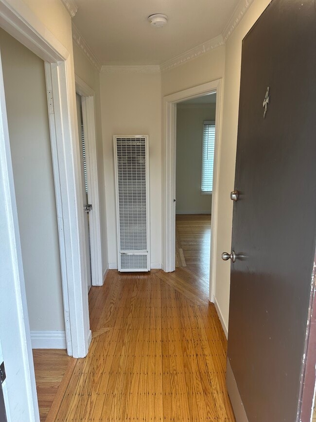 107 E Moltke St, Unit 4