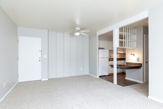 Tivoli Apartments in Columbus, OH - Building Photo - Building Photo