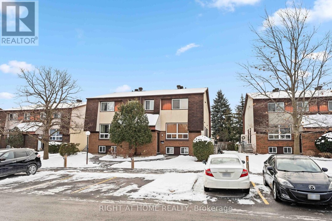 81 Pixley Private in Ottawa, ON - Building Photo