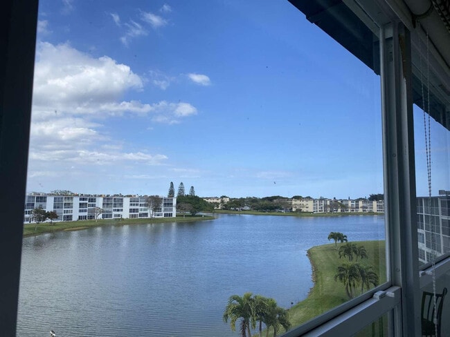 4048 Exeter C in Boca Raton, FL - Building Photo - Building Photo