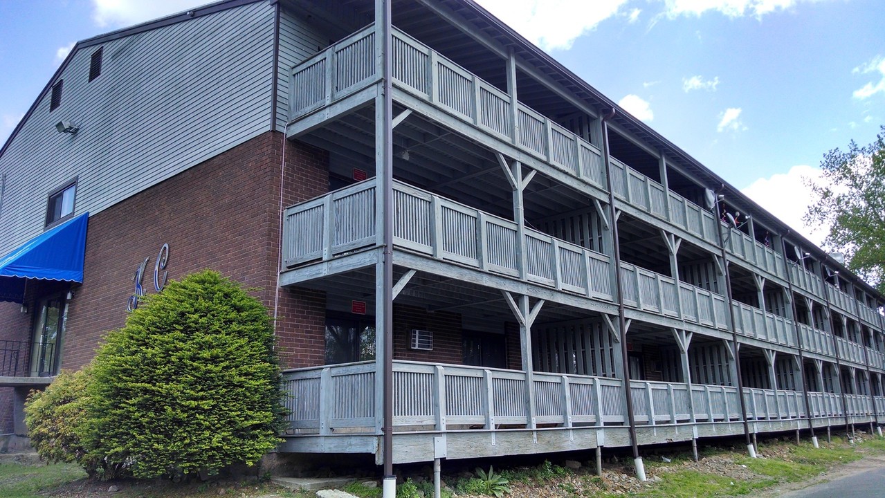 Kings Court Apartments in West Haven, CT - Foto de edificio