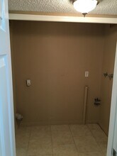 1218 Abbey Crescent Ln in Clearwater, FL - Building Photo - Building Photo