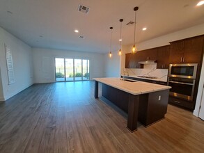 2373 Waterside Dr in Fairfield, CA - Foto de edificio - Building Photo