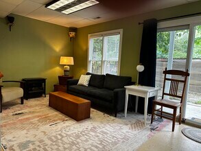 108 Lisa Dr in Carrboro, NC - Building Photo - Building Photo