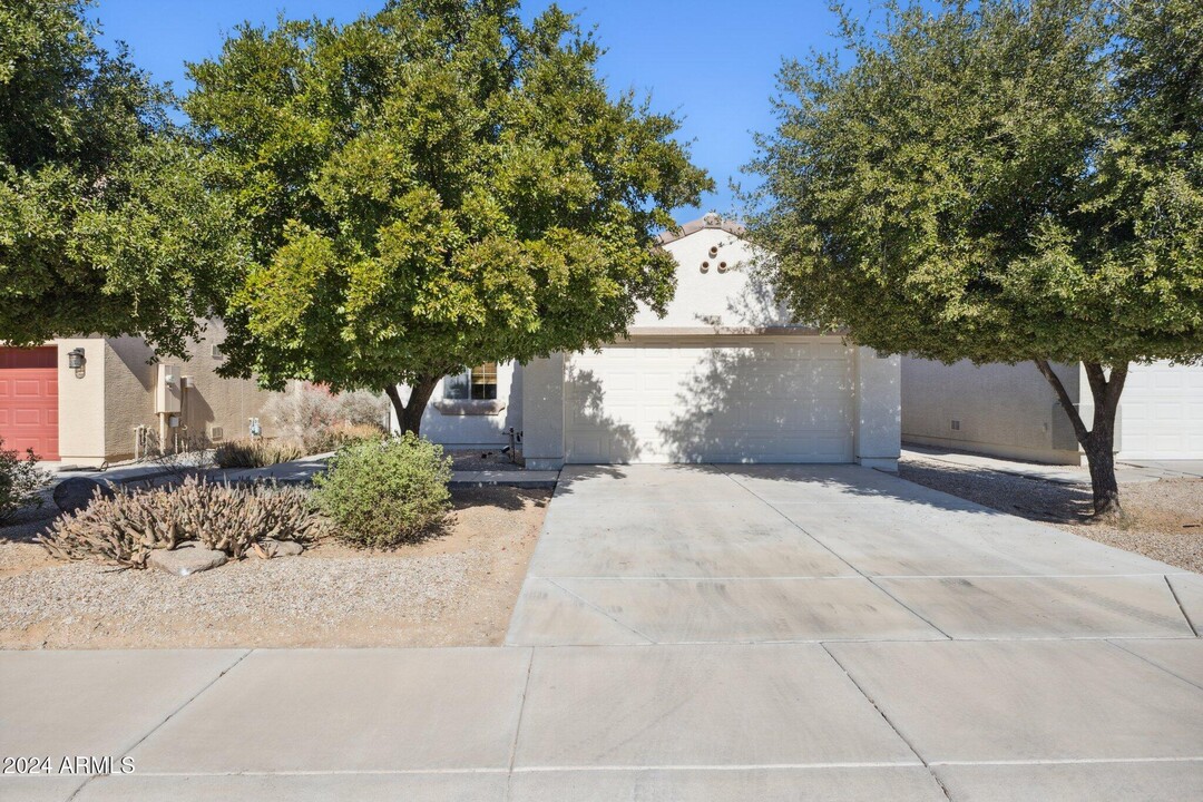 1756 W Desert Mountain Dr in San Tan Valley, AZ - Building Photo