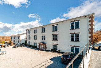 Valley Forge Terrace in Phoenixville, PA - Foto de edificio - Building Photo