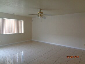 355 Spindrift Way in Vacaville, CA - Building Photo - Building Photo