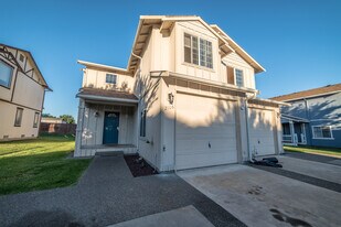 2106 Yellowstone St in Ellensburg, WA - Building Photo