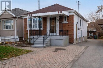 39 Cayuga Ave in Toronto, ON - Building Photo - Building Photo