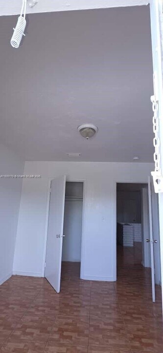 1414 NW 2nd Ave in Florida City, FL - Building Photo