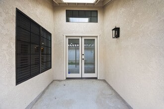 8016 Chaucer St in Bakersfield, CA - Building Photo - Building Photo