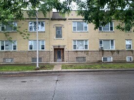 6501 W School St in Chicago, IL - Building Photo