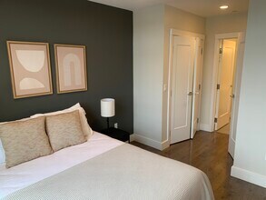 430 McGrath Hwy, Unit 201 in Somerville, MA - Building Photo - Building Photo