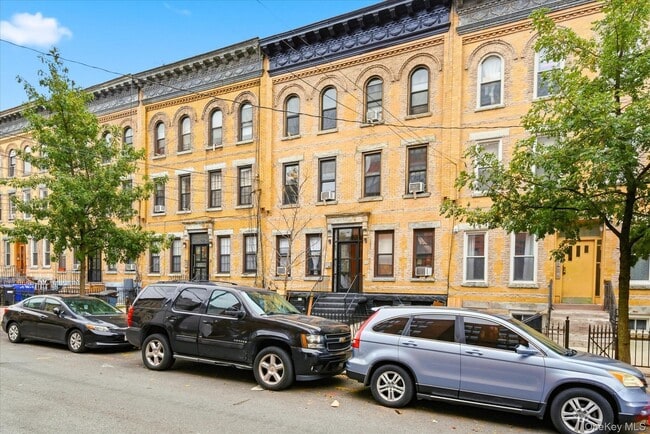 422 Bleecker St in Brooklyn, NY - Building Photo - Building Photo