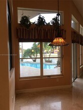 18580 SW 44th St in Miramar, FL - Building Photo - Building Photo