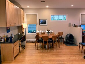 107 Museum St, Unit 1 in Cambridge, MA - Building Photo - Building Photo