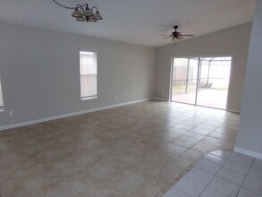 111 Lochness Ln in Kissimmee, FL - Building Photo - Building Photo