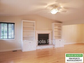 18250 Lake Forest Dr in Lake Forest, CA - Building Photo - Building Photo